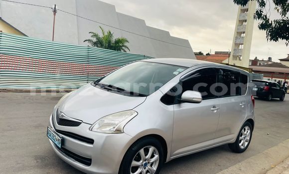 Comprar Usado Toyota Ractis Prata Carro em Maputo em Maputo Comprar Usado Toyota Ractis Prata Carro em Maputo em Maputo