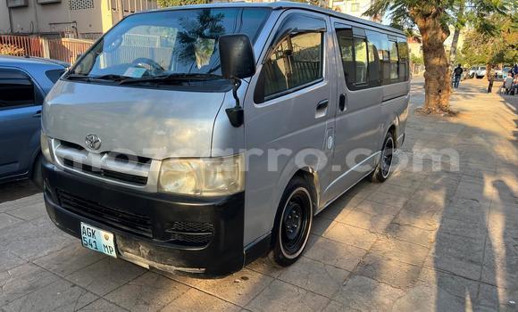 Nunua Ilio tumika Toyota Hiace Fedha Gari ndani ya Maputo nchini Maputo Nunua Ilio tumika Toyota Hiace Fedha Gari ndani ya Maputo nchini Maputo