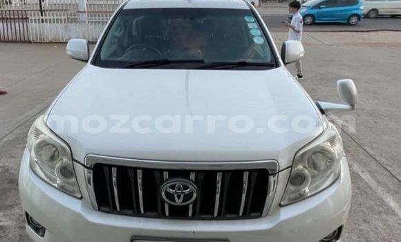 Nunua Ilio tumika Toyota Land Cruiser Prado Nyeupe Gari ndani ya Maputo nchini Maputo