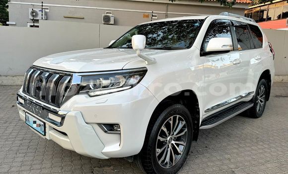Tenga Itsva Toyota Land Cruiser Prado Chena Mota in Maputo in Maputo