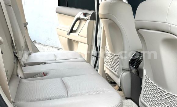 Comprar Novo Toyota Land Cruiser Prado Branco Carro em Maputo em Maputo Comprar Novo Toyota Land Cruiser Prado Branco Carro em Maputo em Maputo