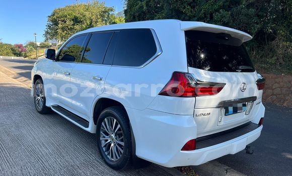 Tenga Itsva Lexus LX 570 Chena Mota in Maputo in Maputo Tenga Itsva Lexus LX 570 Chena Mota in Maputo in Maputo