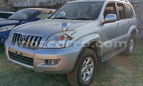 Nunua Ilio tumika Toyota Land Cruiser Prado Fedha Gari ndani ya Maputo nchini Maputo