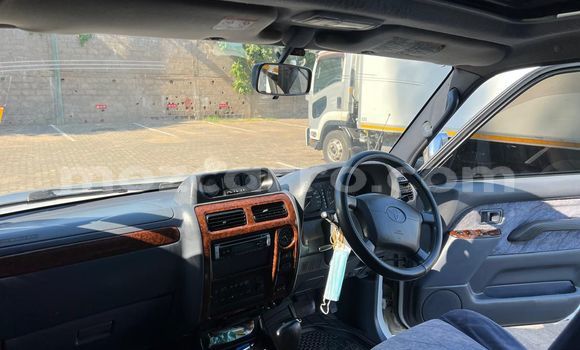 Nunua Ilio tumika Toyota Land Cruiser Nyeupe Gari ndani ya Maputo nchini Maputo Nunua Ilio tumika Toyota Land Cruiser Nyeupe Gari ndani ya Maputo nchini Maputo