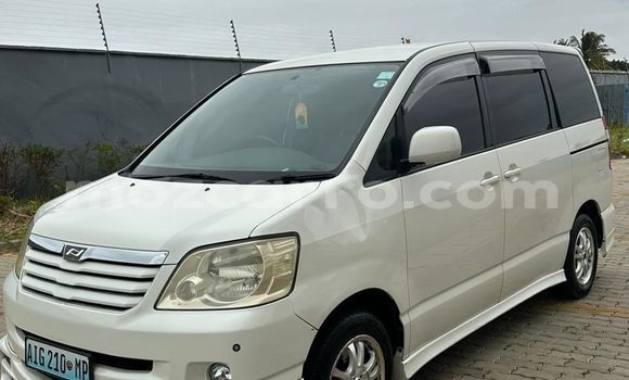 Buy Used Toyota Noah White Car in Maputo in Maputo Buy Used Toyota Noah White Car in Maputo in Maputo