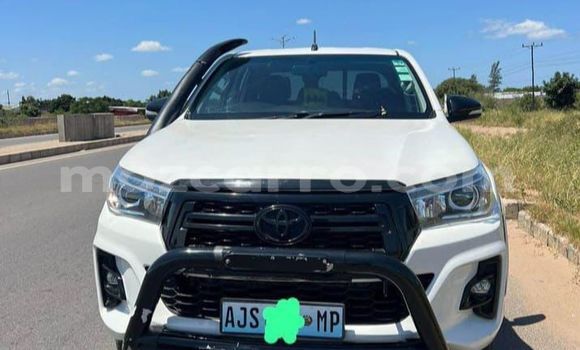 Comprar Usado Toyota Hiluxe Revo Branco Carro em Maputo em Maputo Comprar Usado Toyota Hiluxe Revo Branco Carro em Maputo em Maputo