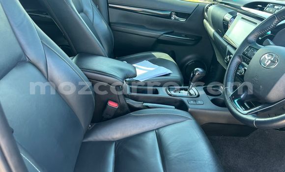 Comprar Usado Toyota Hiluxe Revo Branco Carro em Maputo em Maputo Comprar Usado Toyota Hiluxe Revo Branco Carro em Maputo em Maputo