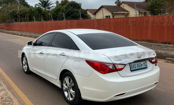 Buy Used Hyundai Sonata White Car in Maputo in Maputo Buy Used Hyundai Sonata White Car in Maputo in Maputo