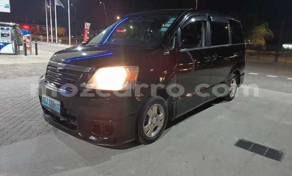 Comprar Usado Toyota Noah Azul Carro em Maputo em Maputo
