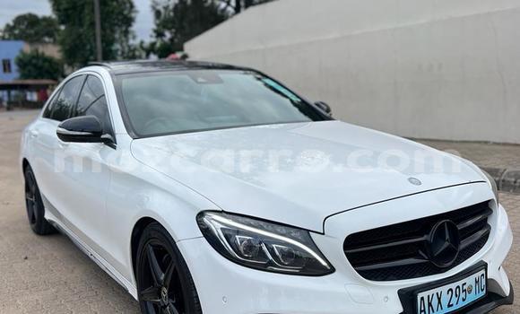 Comprar Novo Mercedes-Benz C-Classe Branco Carro em Maputo em Maputo Comprar Novo Mercedes-Benz C-Classe Branco Carro em Maputo em Maputo