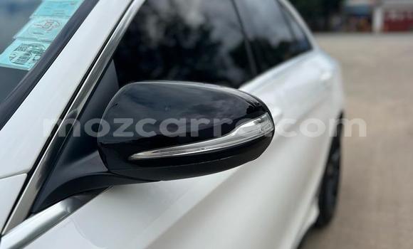 Comprar Novo Mercedes-Benz C-Classe Branco Carro em Maputo em Maputo Comprar Novo Mercedes-Benz C-Classe Branco Carro em Maputo em Maputo