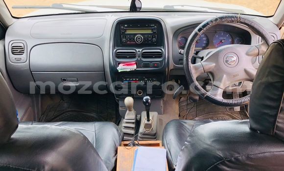 Nunua Ilio tumika Nissan Hardbody Nyeupe Gari ndani ya Maputo nchini Maputo Nunua Ilio tumika Nissan Hardbody Nyeupe Gari ndani ya Maputo nchini Maputo