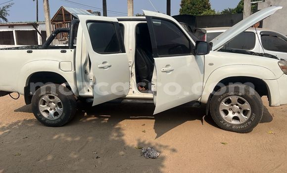 Comprar Usado Mazda BT-50 Branco Carro em Maputo em Maputo Comprar Usado Mazda BT-50 Branco Carro em Maputo em Maputo
