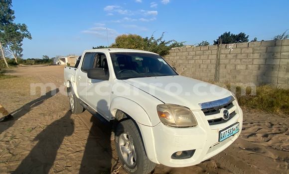 Comprar Usado Mazda BT-50 Branco Carro em Maputo em Maputo Comprar Usado Mazda BT-50 Branco Carro em Maputo em Maputo