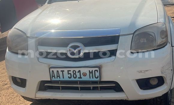 Comprar Usado Mazda BT-50 Branco Carro em Maputo em Maputo Comprar Usado Mazda BT-50 Branco Carro em Maputo em Maputo