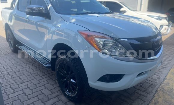 Nunua Ilio tumika Mazda BT-50 Nyeupe Gari ndani ya Maputo nchini Maputo Nunua Ilio tumika Mazda BT-50 Nyeupe Gari ndani ya Maputo nchini Maputo