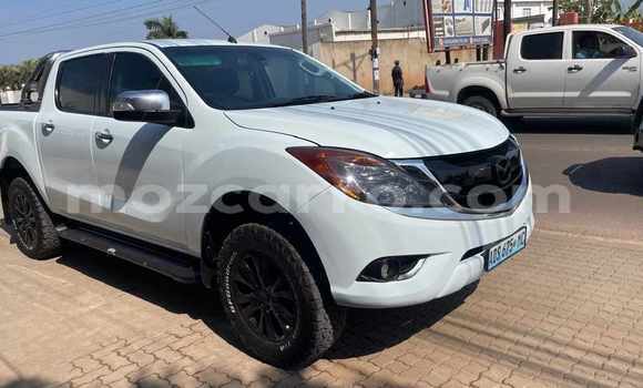Nunua Ilio tumika Mazda BT-50 Nyeupe Gari ndani ya Maputo nchini Maputo Nunua Ilio tumika Mazda BT-50 Nyeupe Gari ndani ya Maputo nchini Maputo