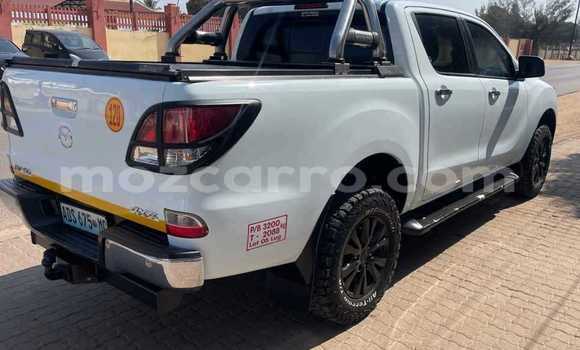 Nunua Ilio tumika Mazda BT-50 Nyeupe Gari ndani ya Maputo nchini Maputo Nunua Ilio tumika Mazda BT-50 Nyeupe Gari ndani ya Maputo nchini Maputo