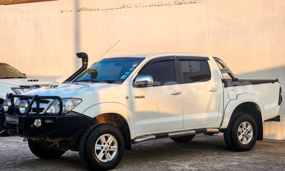 Comprar Usado Toyota Hilux Branco Carro em Maputo em Maputo Comprar Usado Toyota Hilux Branco Carro em Maputo em Maputo