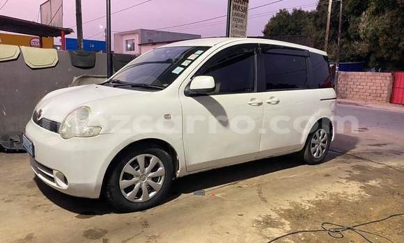 Nunua Ilio tumika Toyota Sienta Nyingine Gari ndani ya Maputo nchini Maputo