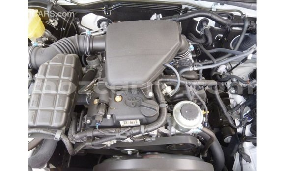 Nunua Imported Toyota Prado Nyeupe Gari ndani ya Import - Dubai nchini Cabo Delgado Nunua Imported Toyota Prado Nyeupe Gari ndani ya Import - Dubai nchini Cabo Delgado