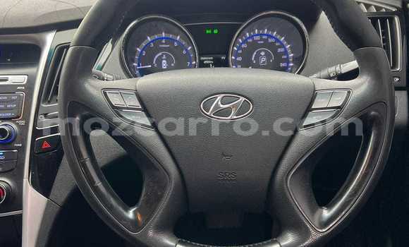 Comprar Usado Hyundai Sonata Branco Carro em Maputo em Maputo Comprar Usado Hyundai Sonata Branco Carro em Maputo em Maputo