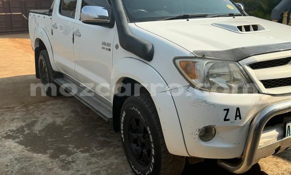 Buy Used Toyota Hilux White Car in Maputo in Maputo Buy Used Toyota Hilux White Car in Maputo in Maputo
