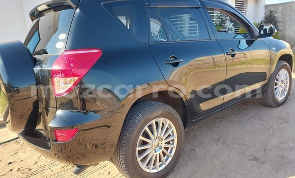 Nunua Ilio tumika Toyota RAV4 Nyeusi Gari ndani ya Maputo nchini Maputo Nunua Ilio tumika Toyota RAV4 Nyeusi Gari ndani ya Maputo nchini Maputo
