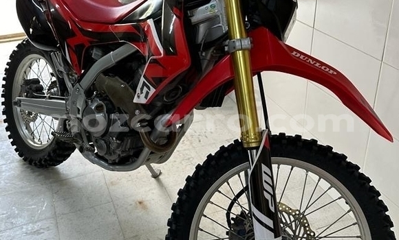 Comprar Usado Honda CRF Vermelho Moto em Maputo em Maputo
