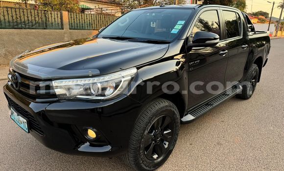 Nunua Mpya Toyota Hilux Nyeusi Gari ndani ya Maputo nchini Maputo