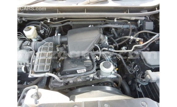 Tenga Imported Toyota Prado Nhema Mota in Import - Dubai in Cabo Delgado Tenga Imported Toyota Prado Nhema Mota in Import - Dubai in Cabo Delgado