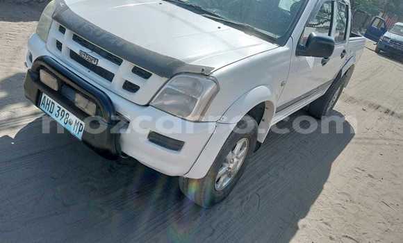 Comprar Usado Isuzu KB Branco Carro em Maputo em Maputo Comprar Usado Isuzu KB Branco Carro em Maputo em Maputo