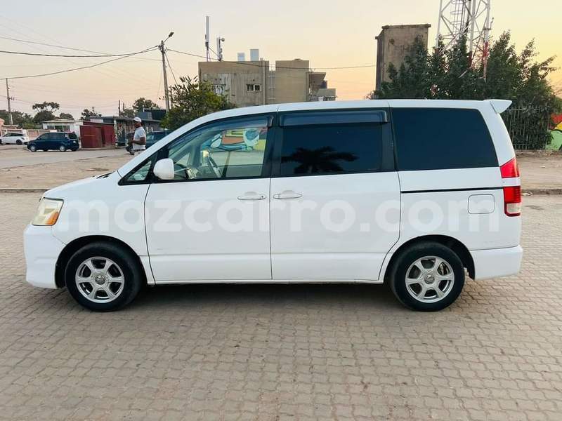 Big with watermark toyota noah maputo maputo 27358