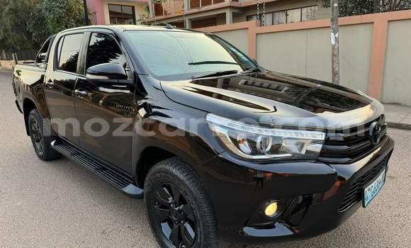 Comprar Usado Toyota Hilux Preto Carro em Maputo em Maputo