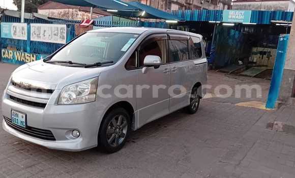 Comprar Usado Toyota Noah De outros Carro em Maputo em Maputo