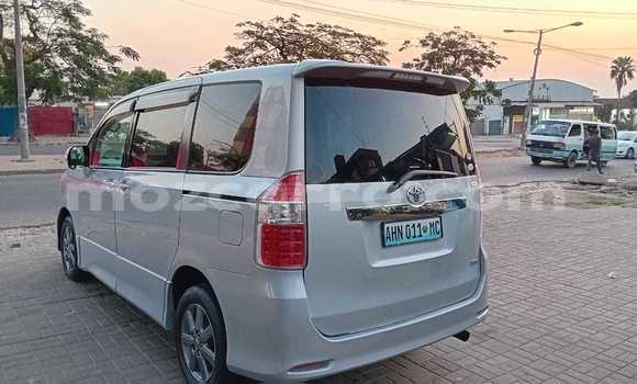 Comprar Usado Toyota Noah De outros Carro em Maputo em Maputo Comprar Usado Toyota Noah De outros Carro em Maputo em Maputo