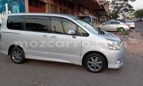 Comprar Usado Toyota Noah De outros Carro em Maputo em Maputo Comprar Usado Toyota Noah De outros Carro em Maputo em Maputo