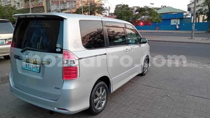 Big with watermark toyota noah maputo maputo 27362