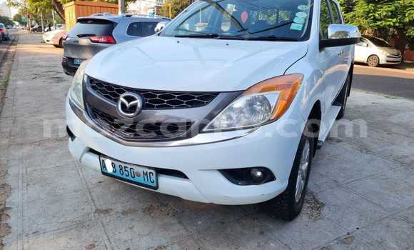 Comprar Usado Mazda BT-50 Branco Carro em Maputo em Maputo Comprar Usado Mazda BT-50 Branco Carro em Maputo em Maputo