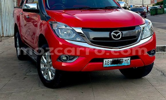Nunua Ilio tumika Mazda BT-50 Nyekundu Gari ndani ya Maputo nchini Maputo
