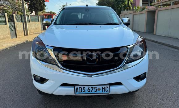 Nunua Ilio tumika Mazda BT-50 Nyeupe Gari ndani ya Maputo nchini Maputo Nunua Ilio tumika Mazda BT-50 Nyeupe Gari ndani ya Maputo nchini Maputo