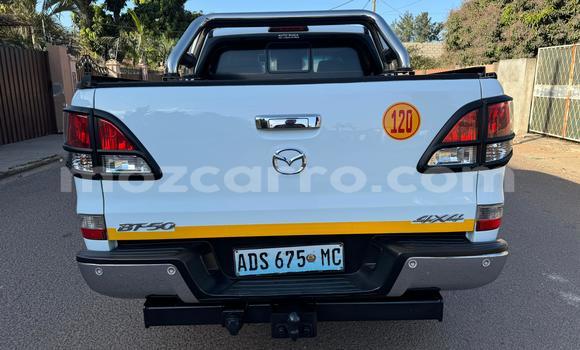 Nunua Ilio tumika Mazda BT-50 Nyeupe Gari ndani ya Maputo nchini Maputo Nunua Ilio tumika Mazda BT-50 Nyeupe Gari ndani ya Maputo nchini Maputo