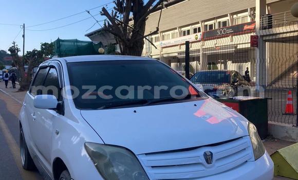 Comprar Usado Toyota IST Branco Carro em Maputo em Maputo
