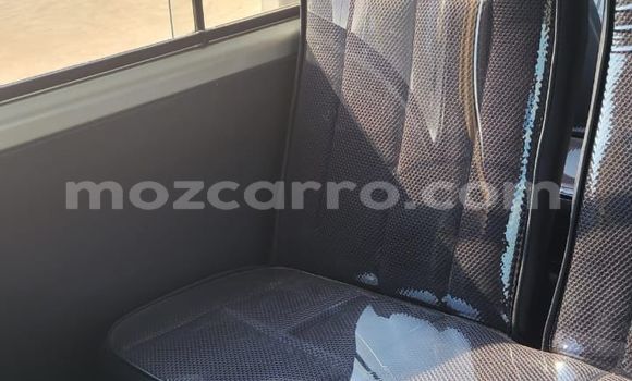 Comprar Usado Nissan Caravan De outros Carro em Maputo em Maputo Comprar Usado Nissan Caravan De outros Carro em Maputo em Maputo