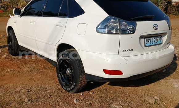 Comprar Usado Toyota Harrier Branco Carro em Maputo em Maputo Comprar Usado Toyota Harrier Branco Carro em Maputo em Maputo