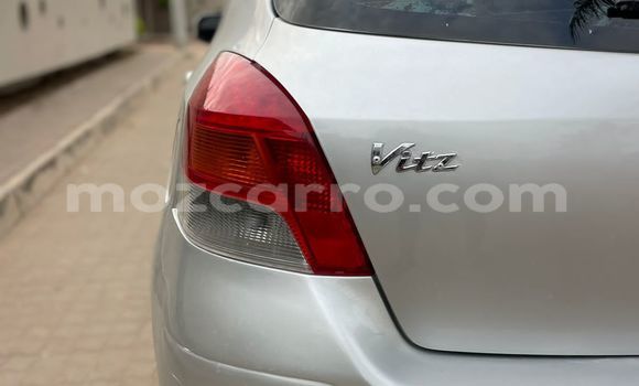 Comprar Usado Toyota Vitz Prata Carro em Maputo em Maputo Comprar Usado Toyota Vitz Prata Carro em Maputo em Maputo