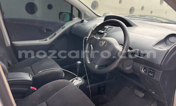 Comprar Usado Toyota Vitz Prata Carro em Maputo em Maputo Comprar Usado Toyota Vitz Prata Carro em Maputo em Maputo