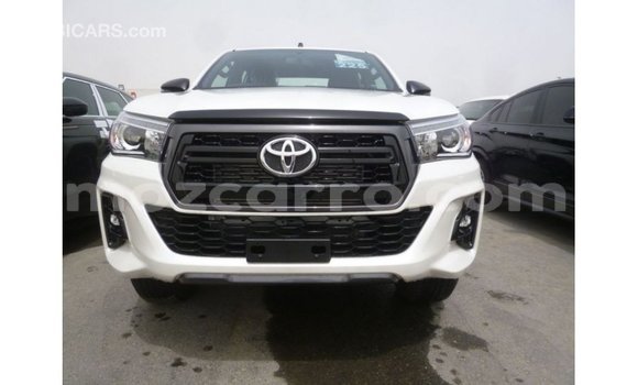 Nunua Imported Toyota Hilux Nyeupe Gari ndani ya Import - Dubai nchini Cabo Delgado Nunua Imported Toyota Hilux Nyeupe Gari ndani ya Import - Dubai nchini Cabo Delgado