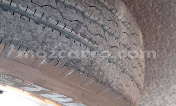 Comprar Usado Toyota Hiace Branco Carro em Moçambique em Nampula Comprar Usado Toyota Hiace Branco Carro em Moçambique em Nampula