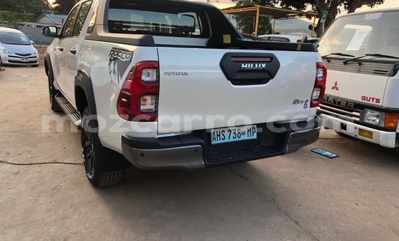 Comprar Novo Toyota Hilux Branco Carro em Maputo em Maputo Comprar Novo Toyota Hilux Branco Carro em Maputo em Maputo